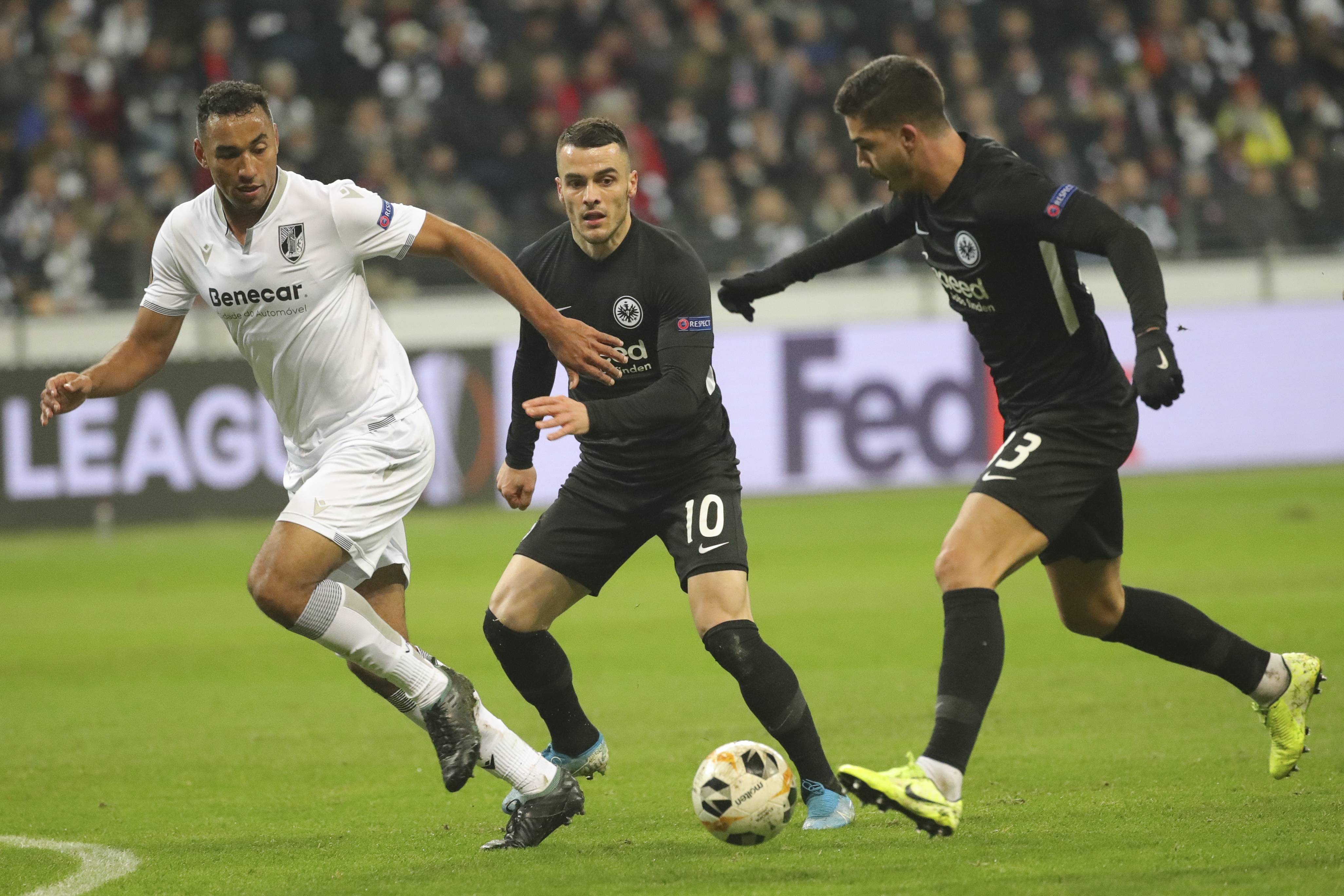 奇异果体育-巴黎圣日耳曼现役球员转投英超联赛(巴黎圣日耳曼足球队阵容)